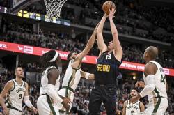 开云体育在线-包含凯尔特人轻取浙江队，约基奇统治全场的词条