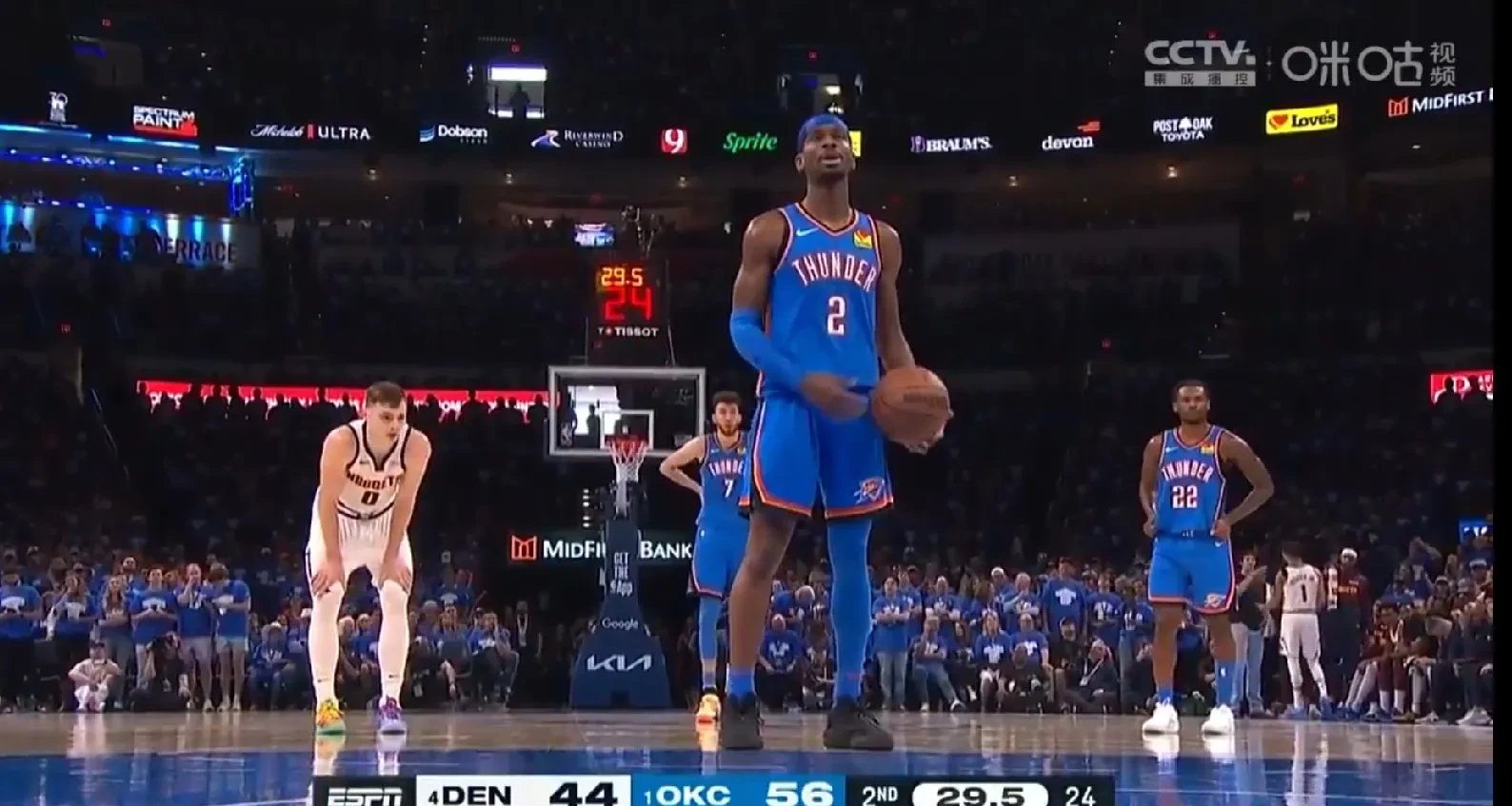 活塞主场战胜掘金，止住连败