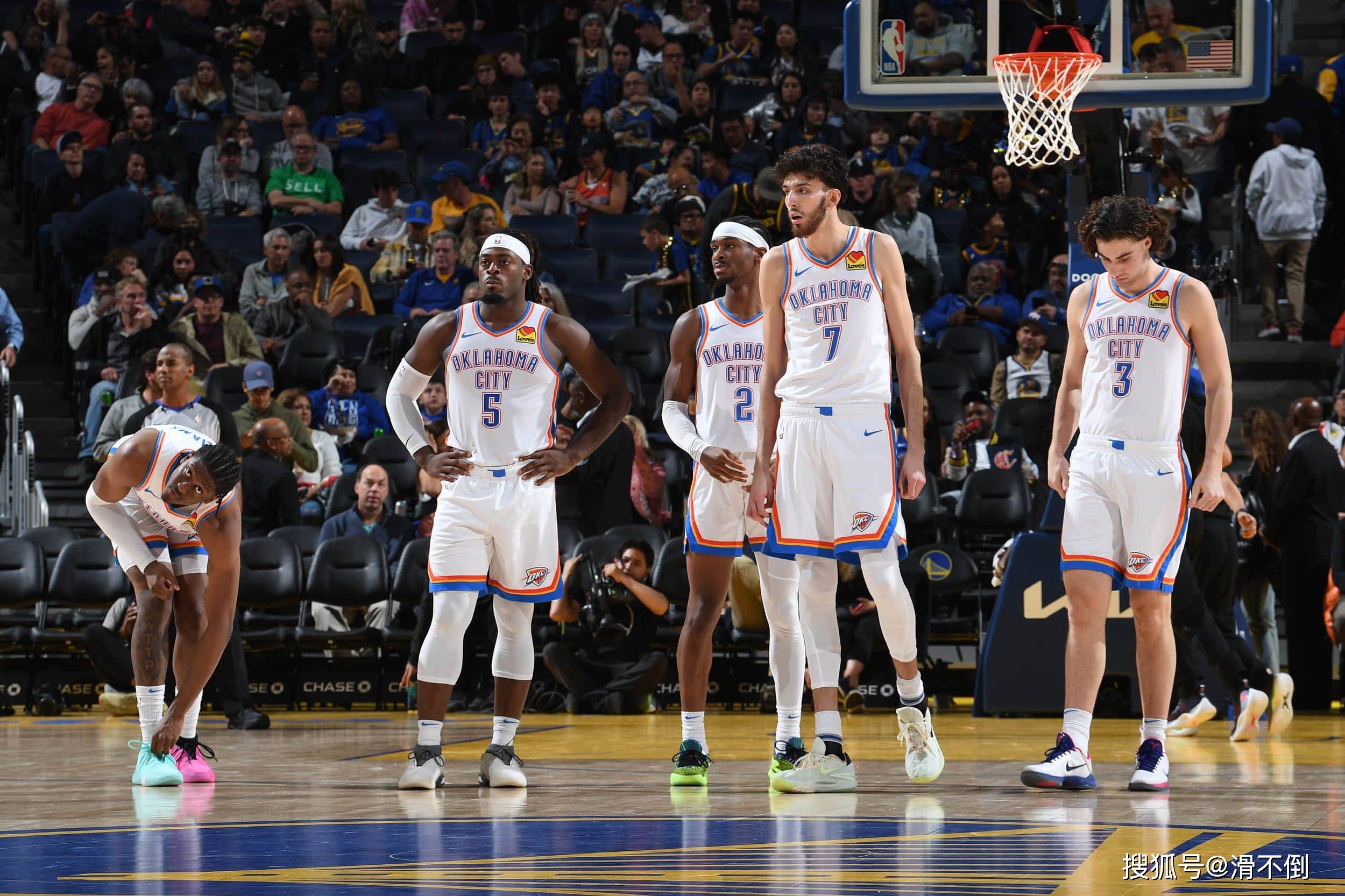 太阳大胜雷霆，布克得到25分领衔