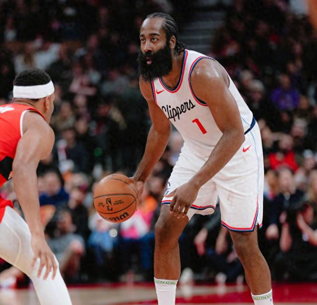 快船主场取得对公牛的胜利