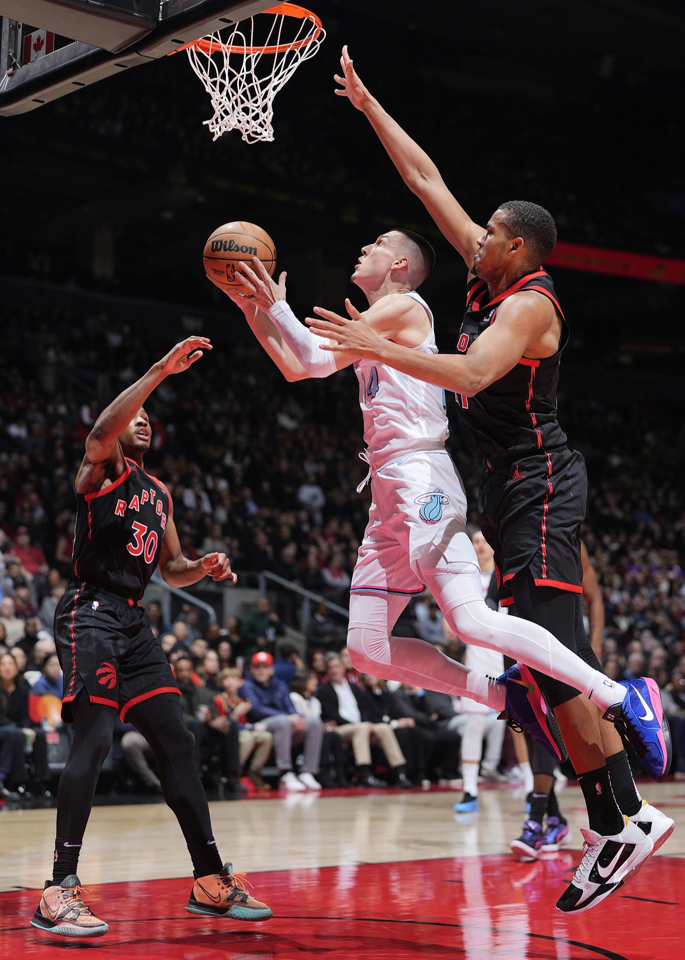 热火不敌猛龙，德罗赞砍33分